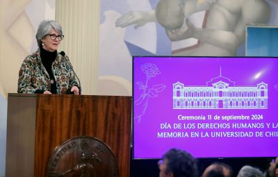 "Buscamos dejar disponible como una experiencia compartida para todas y todos quienes lean este libro”, explicó la vicerrectora Barba respecto al lanzamiento del libro "Palabras para la Memoria".